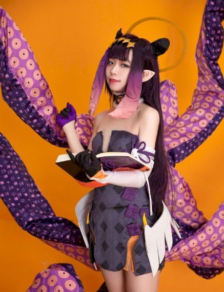 qq头像女生欧美范搞怪_1080电影完整版
